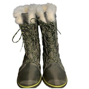 SOREL Women’s Green Faux Fur Trim‎ Winter Boots – Size 9